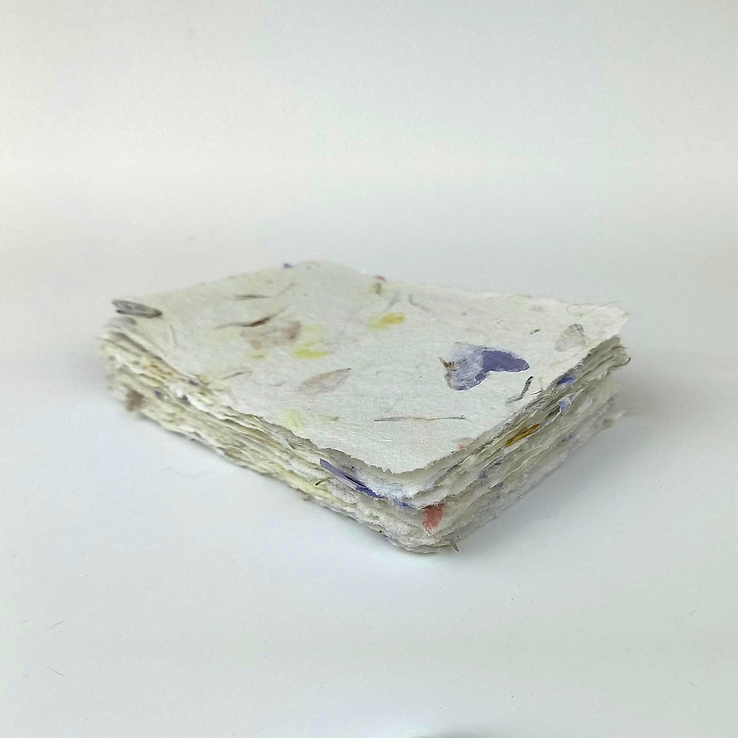 Papier recyclé fleurs A6 – Image 2